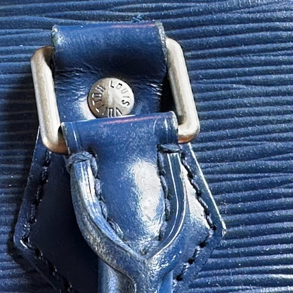 Authentic LOUIS VUITTON Epi Alma Myrtle Bag Blue - Picture 13 of 14